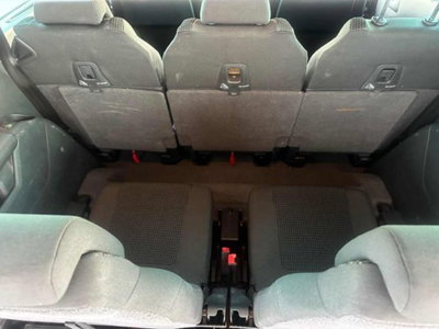Peugeot 5008 1.6 HDi 115CV Access (16)