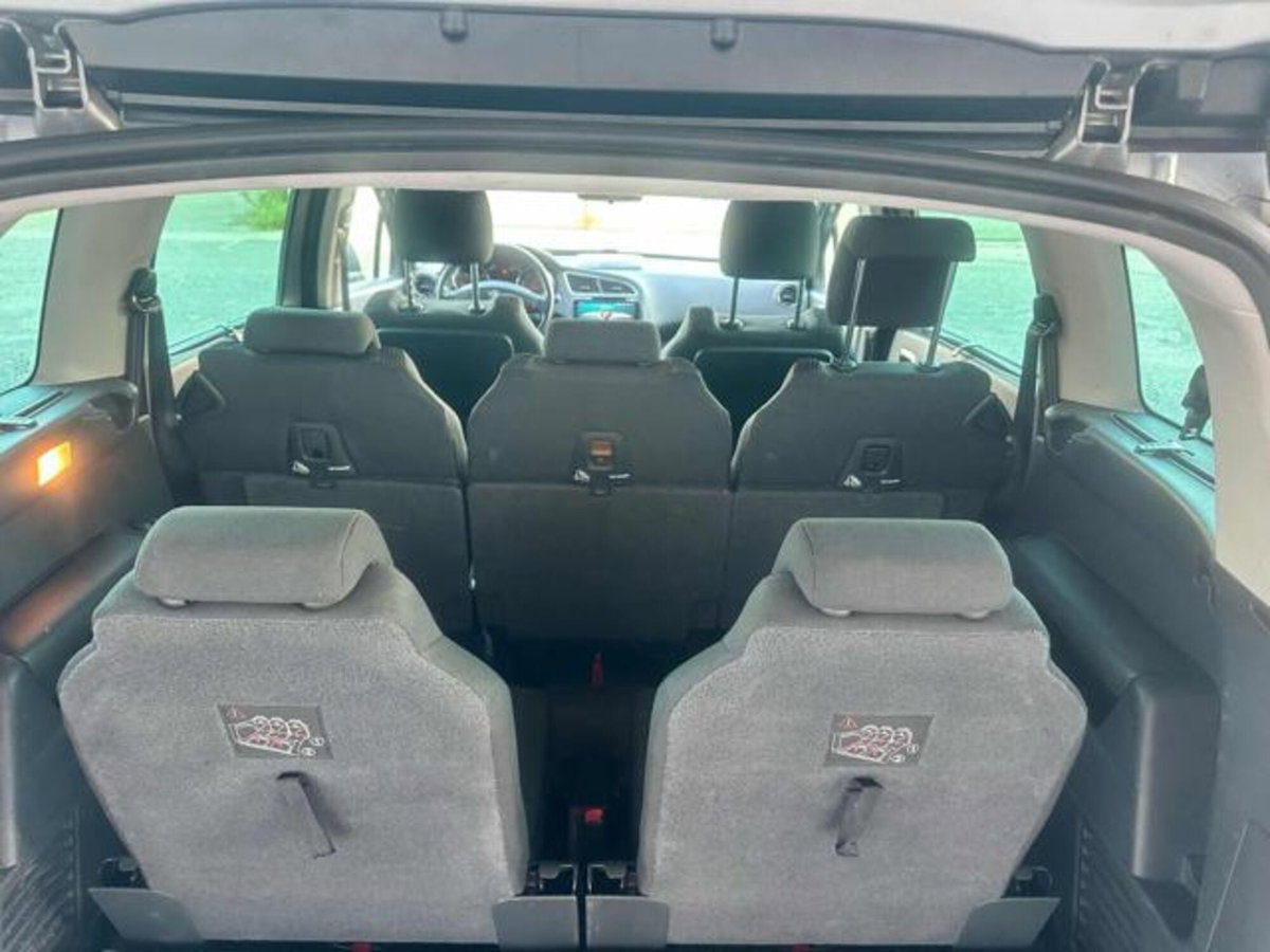 Peugeot 5008 1.6 HDi 115CV Access (17)
