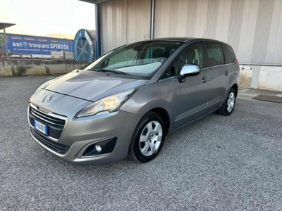 Peugeot 5008 1.6 HDi 115CV Access (2)