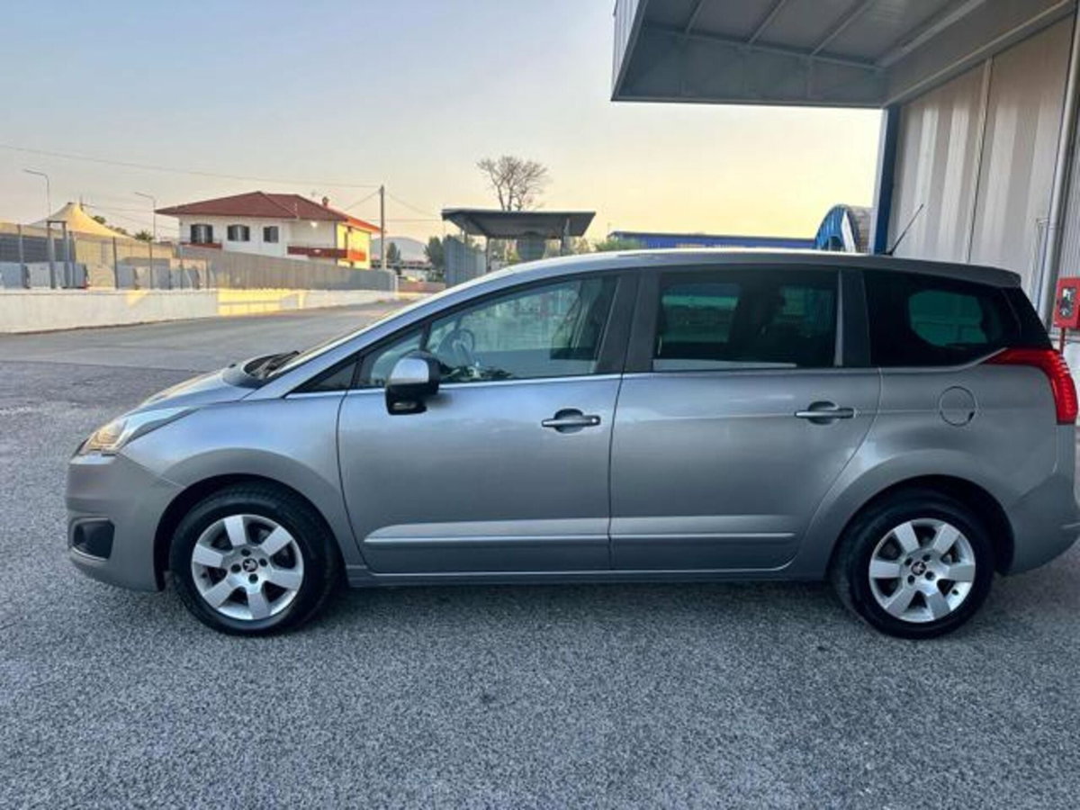 Peugeot 5008 1.6 HDi 115CV Access (4)