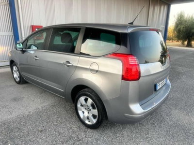 Peugeot 5008 1.6 HDi 115CV Access (8)