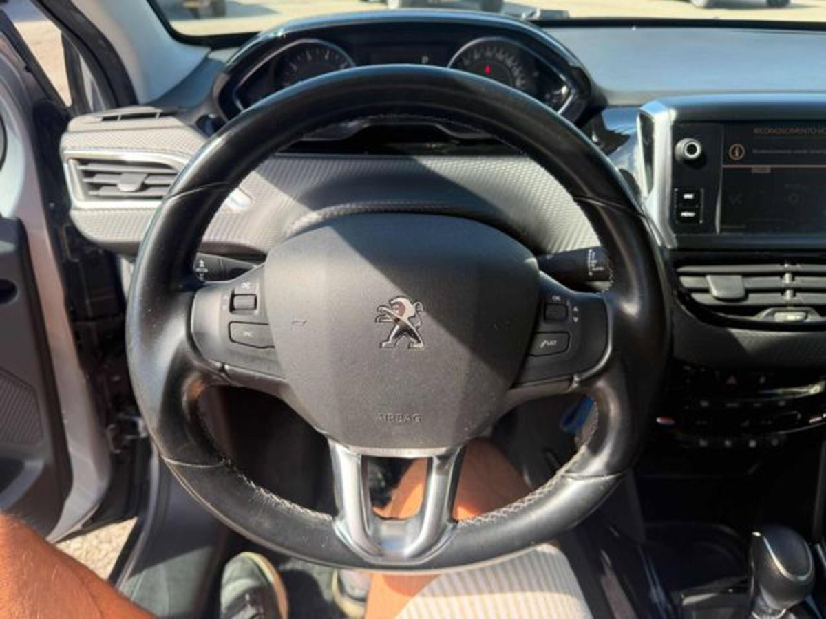 Peugeot 2008 Turbo 110 EAT6 S&S Allure (9)