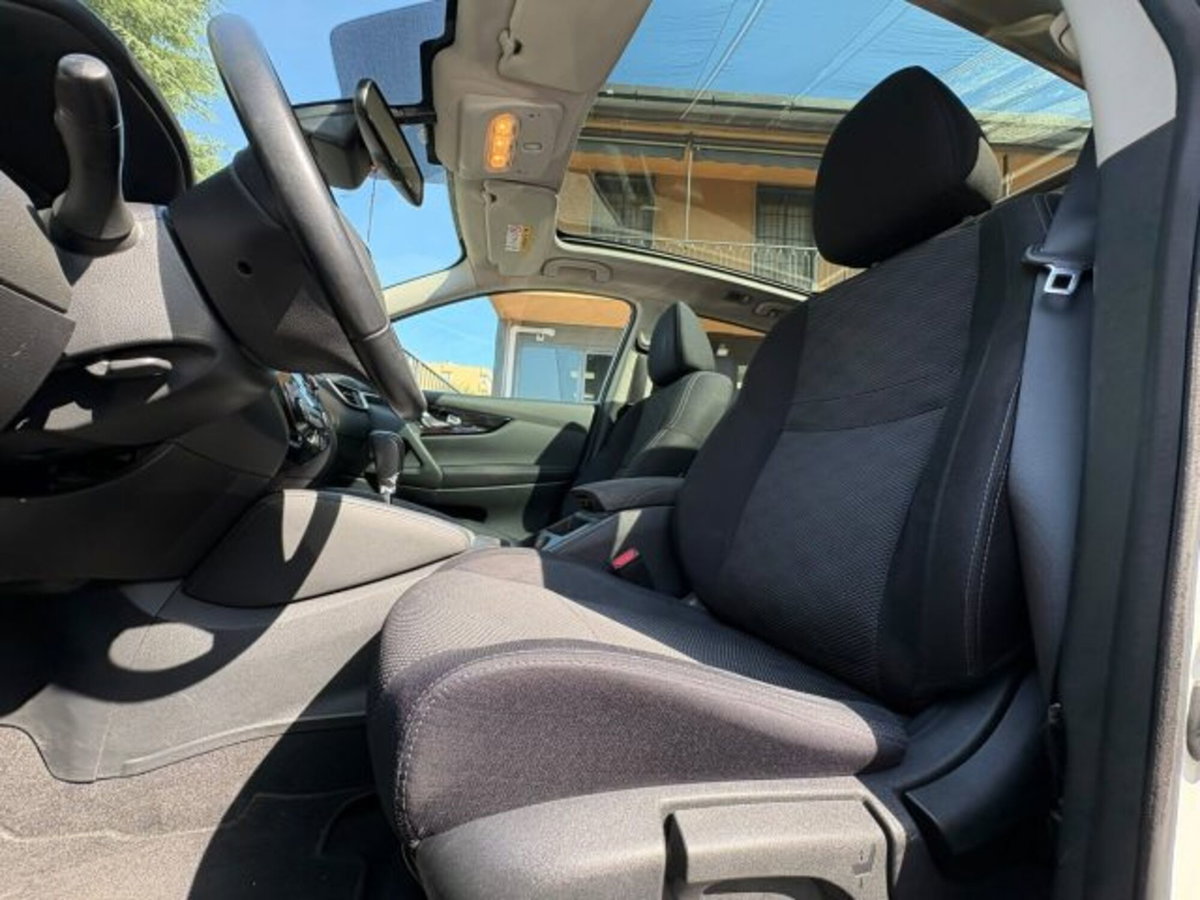 Nissan Qashqai 1.2 DIG-T Tekna (13)