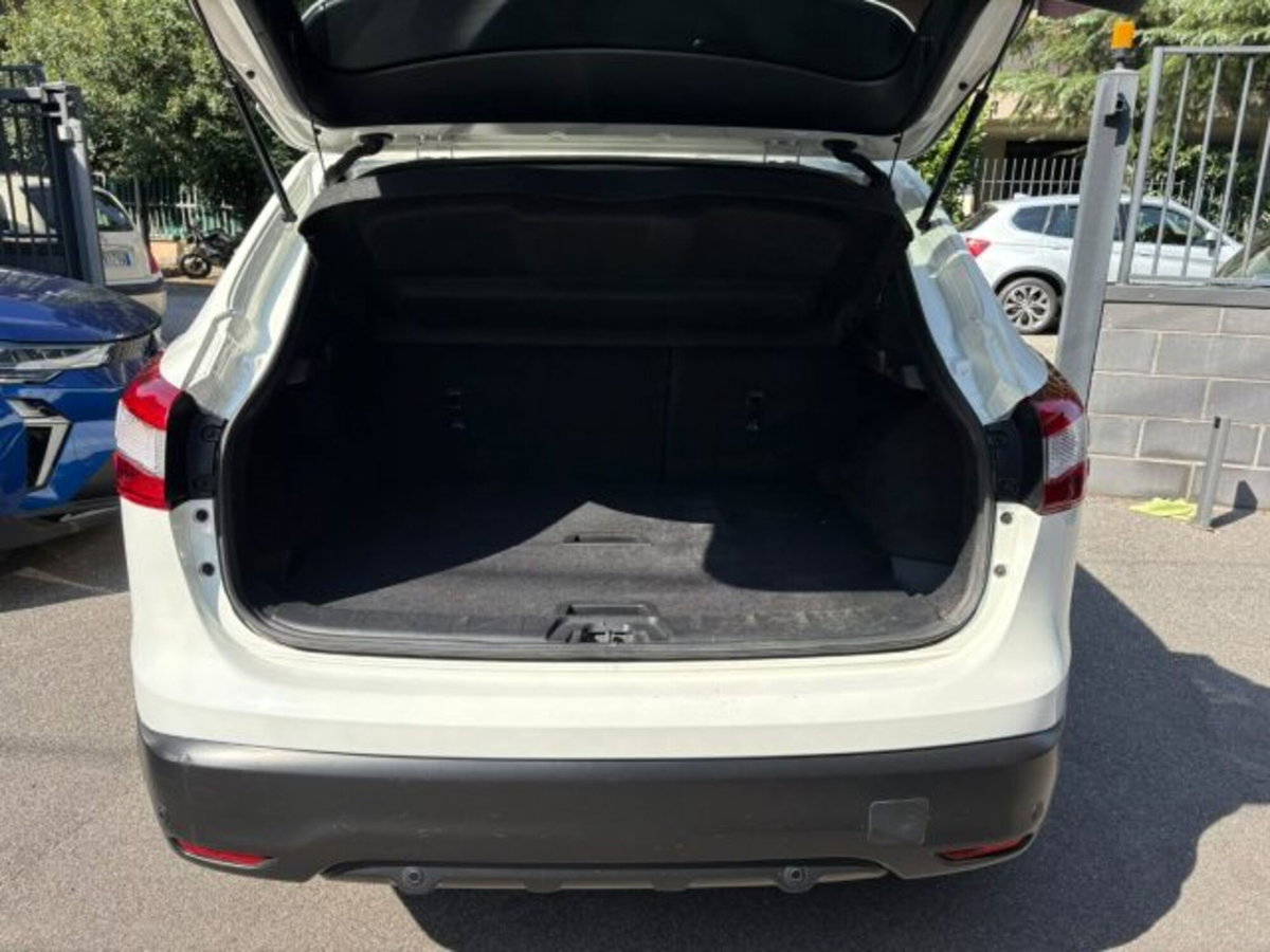 Nissan Qashqai 1.2 DIG-T Tekna (15)