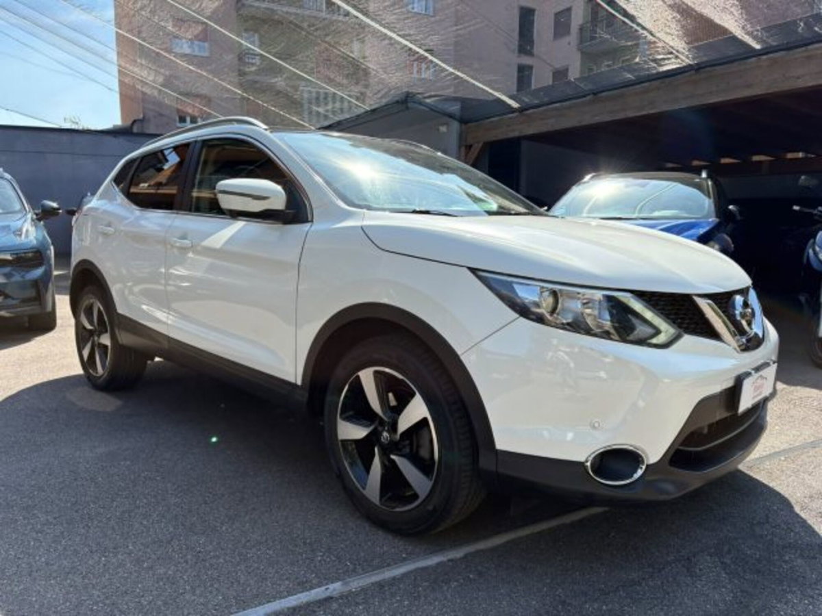 Nissan Qashqai 1.2 DIG-T Tekna (2)
