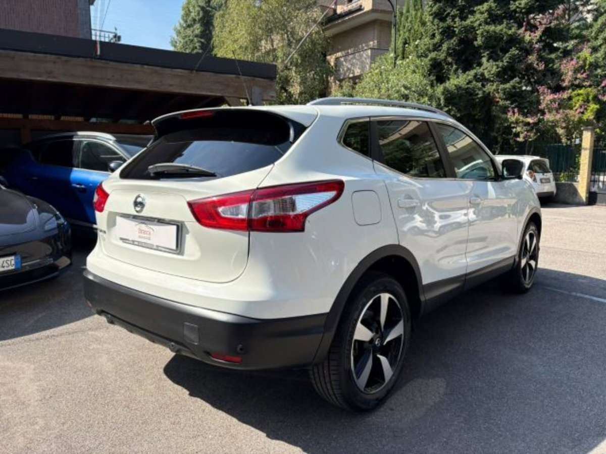 Nissan Qashqai 1.2 DIG-T Tekna (4)