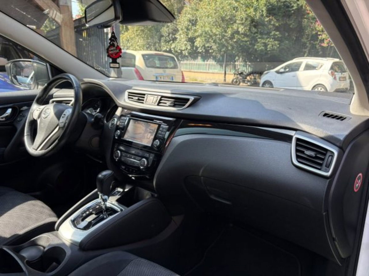Nissan Qashqai 1.2 DIG-T Tekna (8)