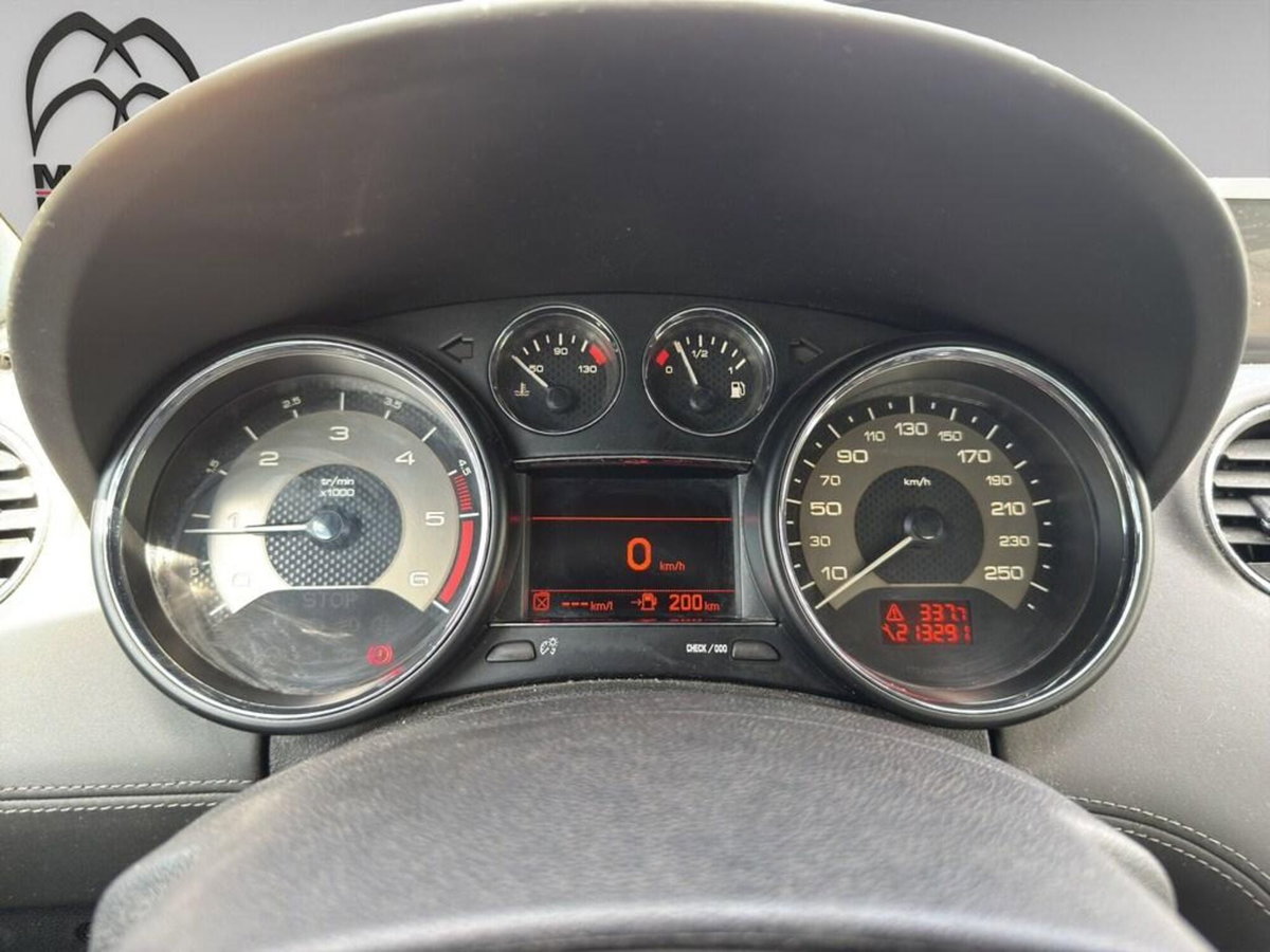 Peugeot RCZ 2.0 HDi 163CV (11)