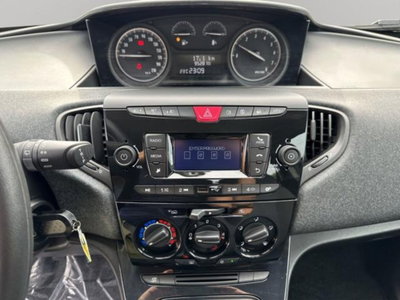 Lancia Ypsilon 1.0 FireFly 5 porte S&S Hybrid Silver Plus (10)