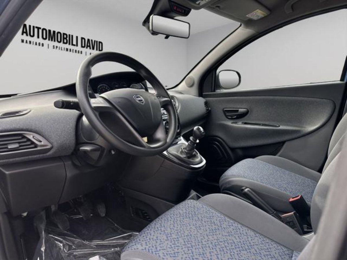 Lancia Ypsilon 1.0 FireFly 5 porte S&S Hybrid Silver Plus (7)