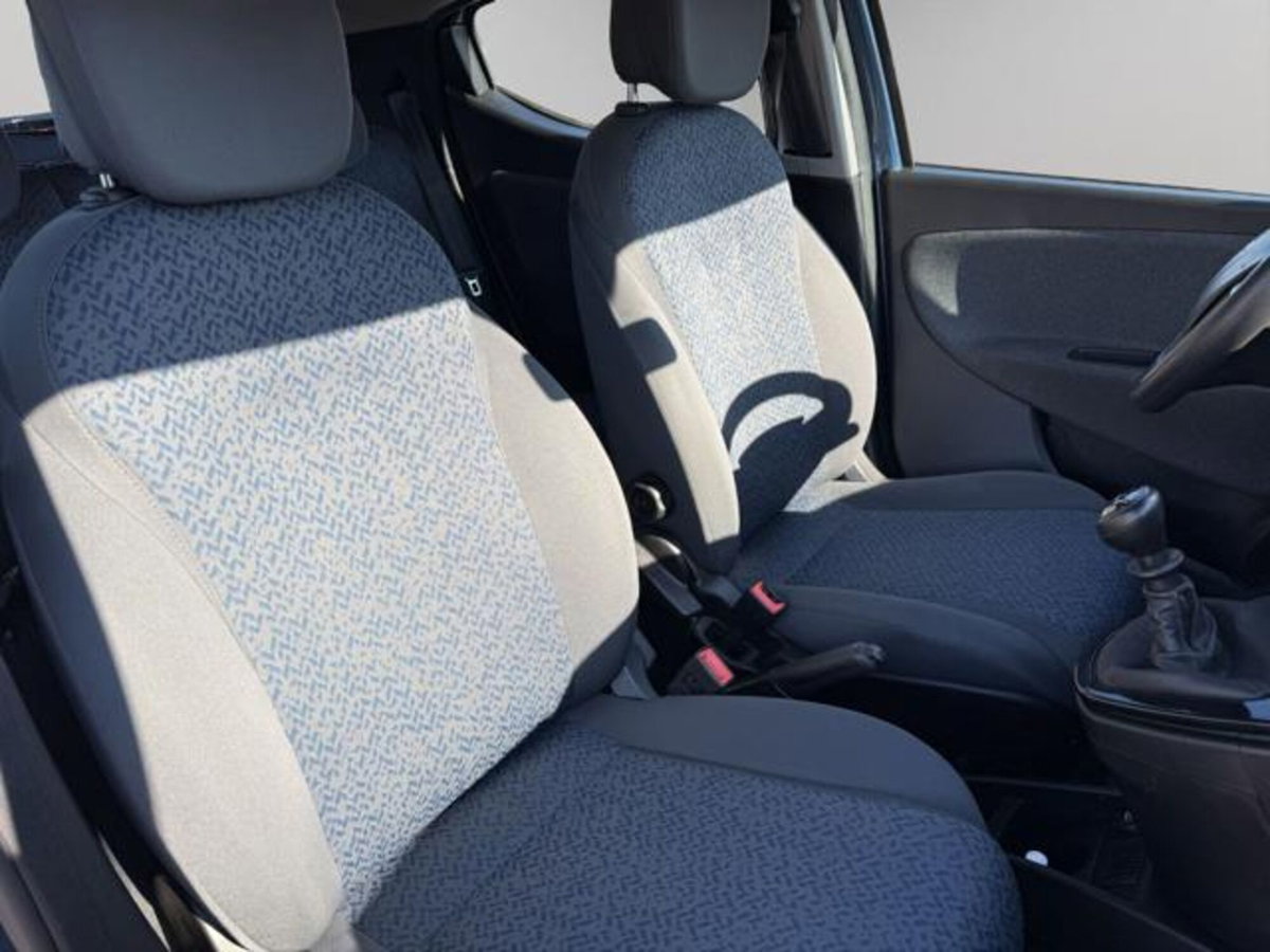 Lancia Ypsilon 1.0 FireFly 5 porte S&S Hybrid Silver Plus (15)