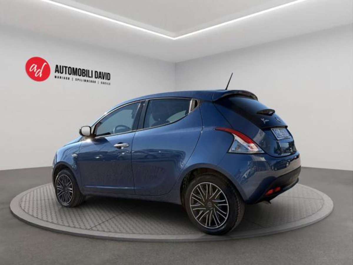 Lancia Ypsilon 1.0 FireFly 5 porte S&S Hybrid Silver Plus (3)
