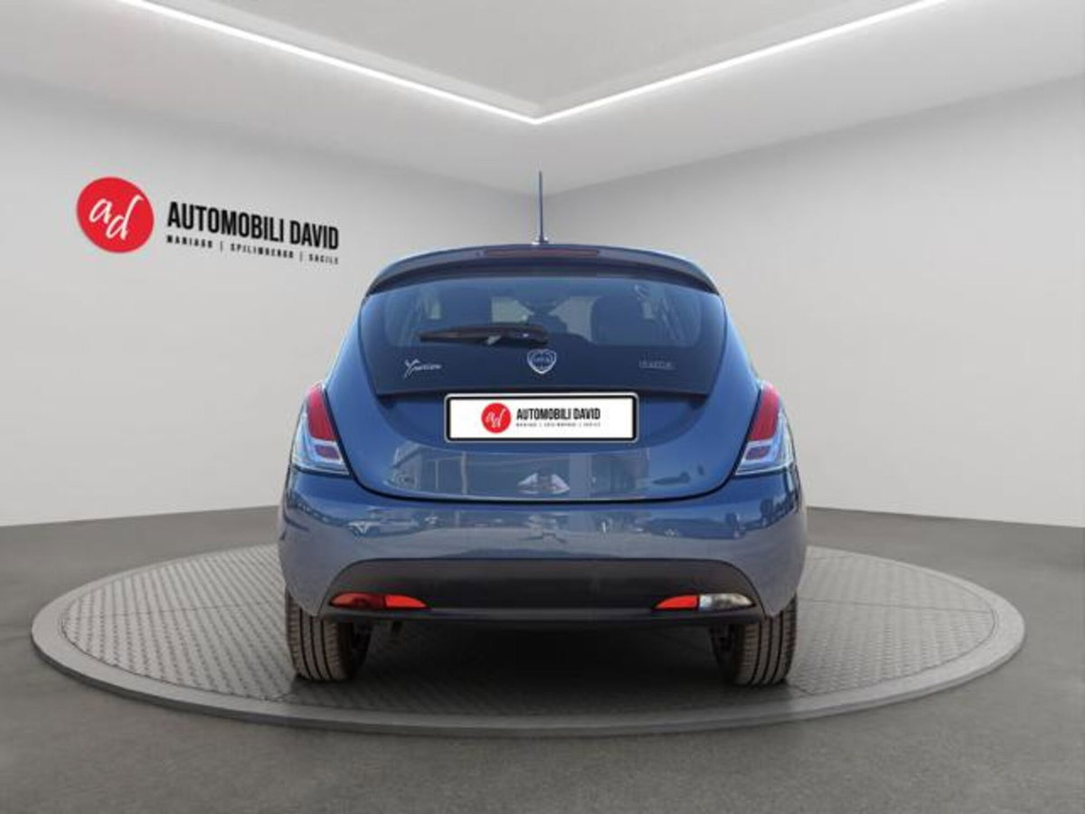 Lancia Ypsilon 1.0 FireFly 5 porte S&S Hybrid Silver Plus (6)