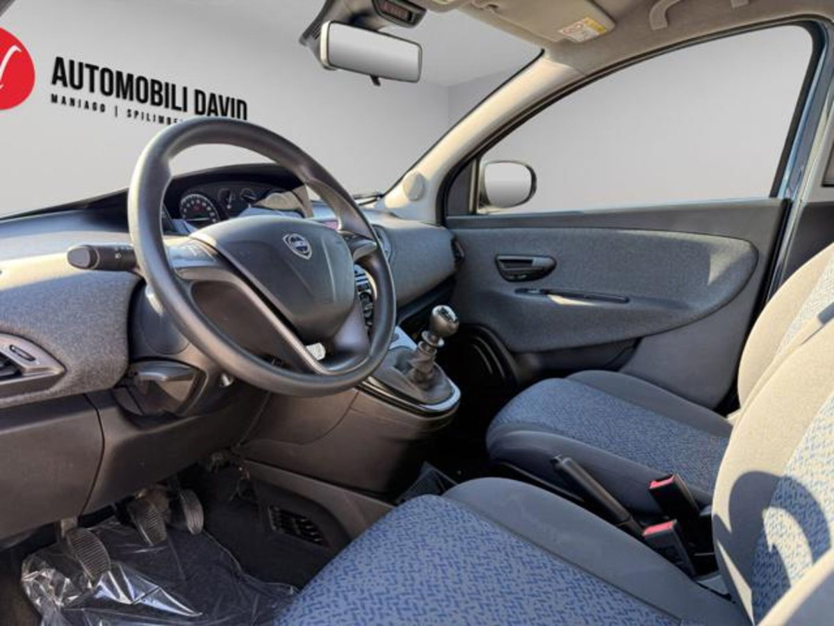 Lancia Ypsilon 1.0 FireFly 5 porte S&S Hybrid Silver Plus (7)