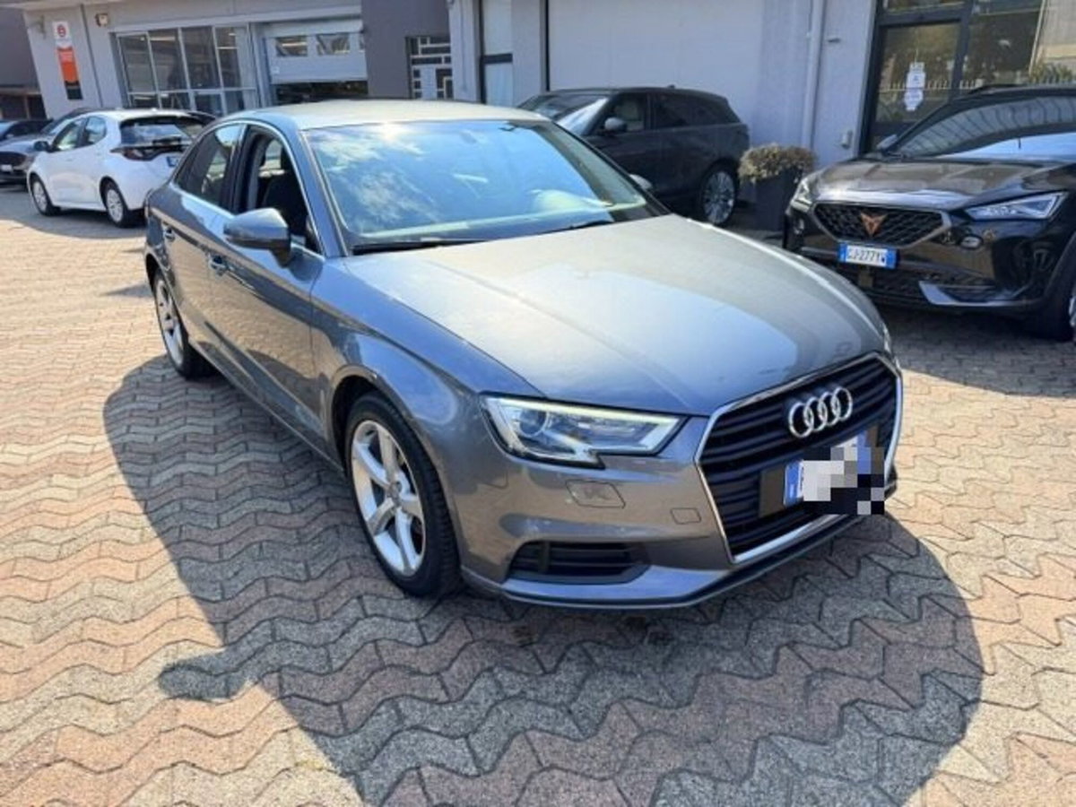 Audi A3 Sedan 1.5 TFSI COD S tronic Business (3)