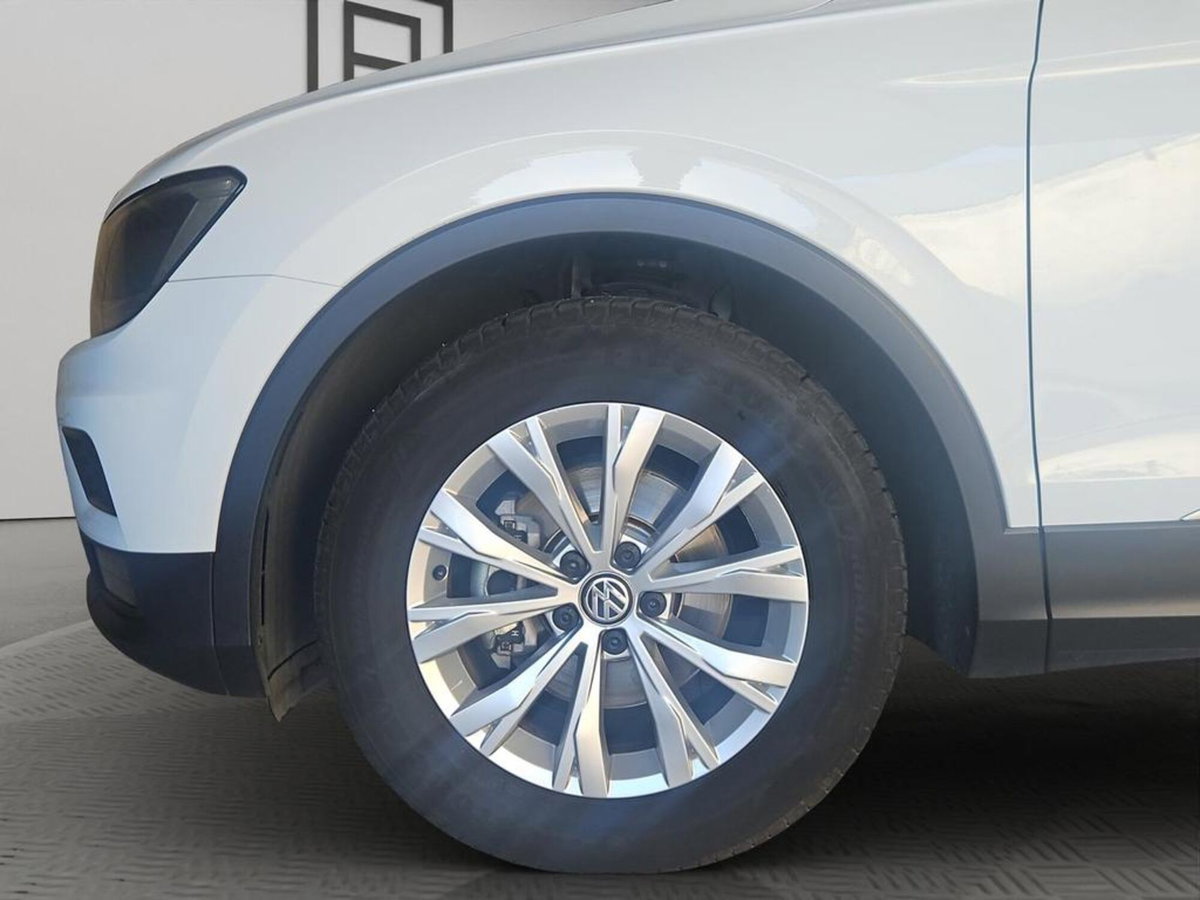 Volkswagen Tiguan 2.0 TDI SCR Business BlueMotion Technology (11)