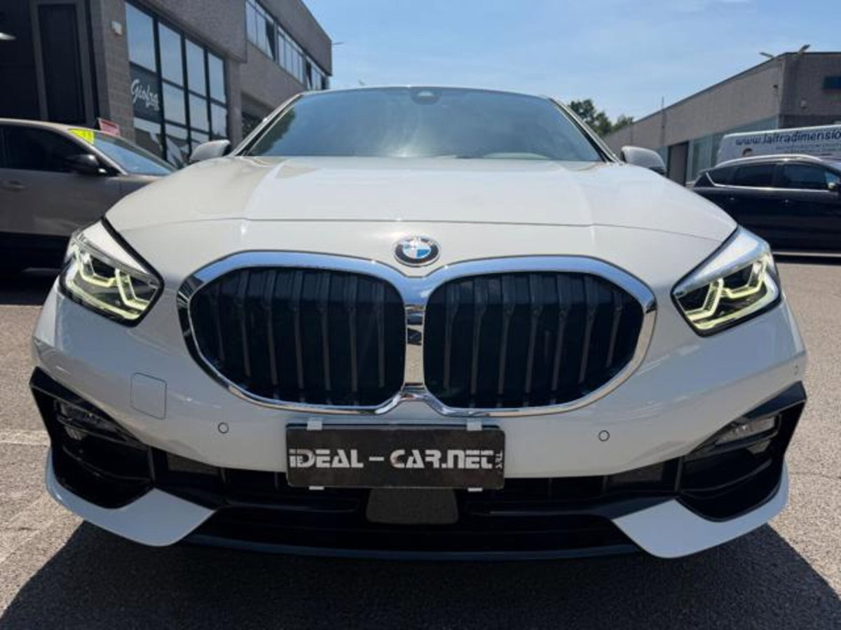BMW Serie 1 116d 2.0 116CV cat 5 porte Attiva DPF (4)