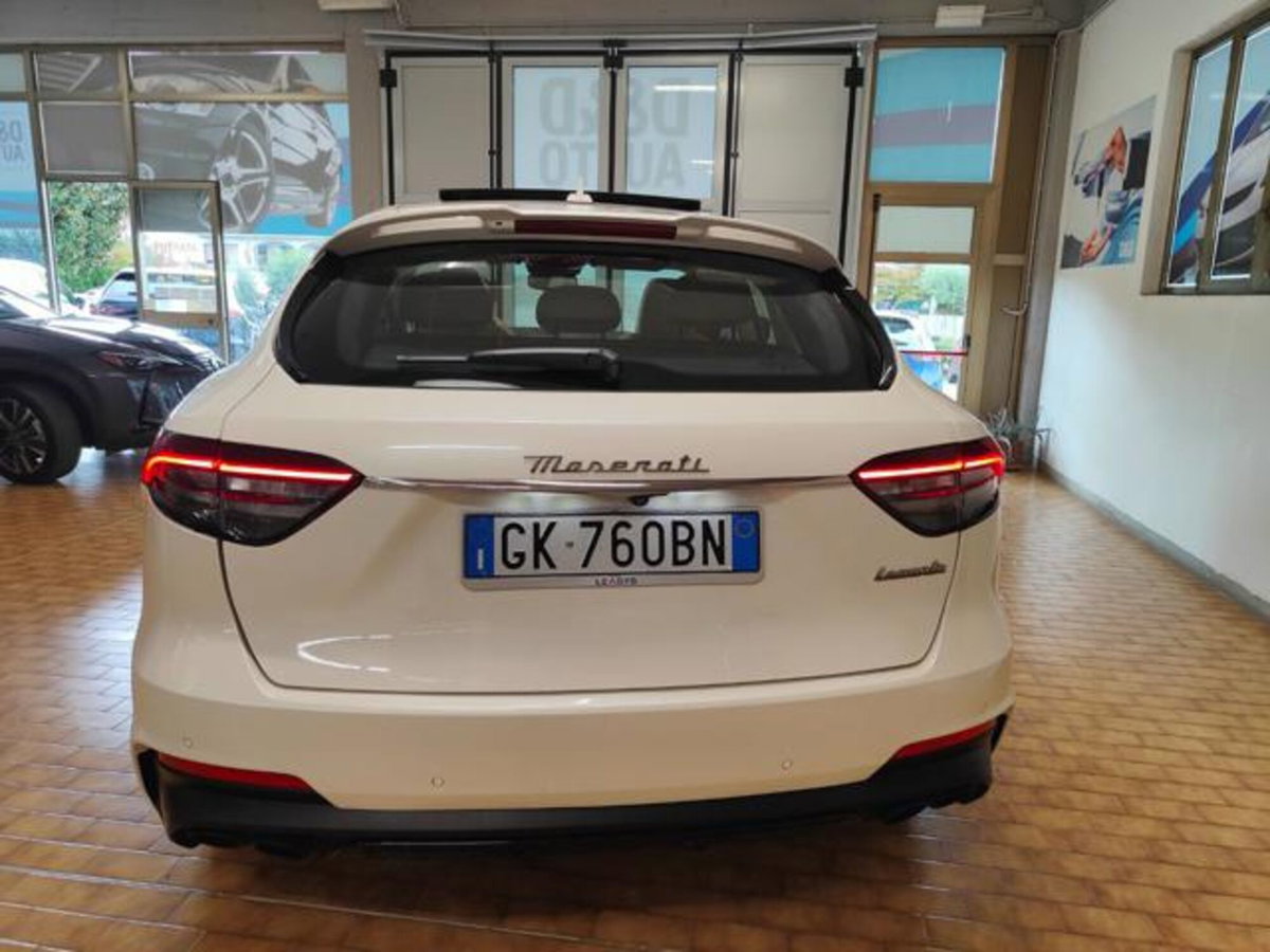 Maserati Levante Levante MHEV 330 CV AWD GT (13)