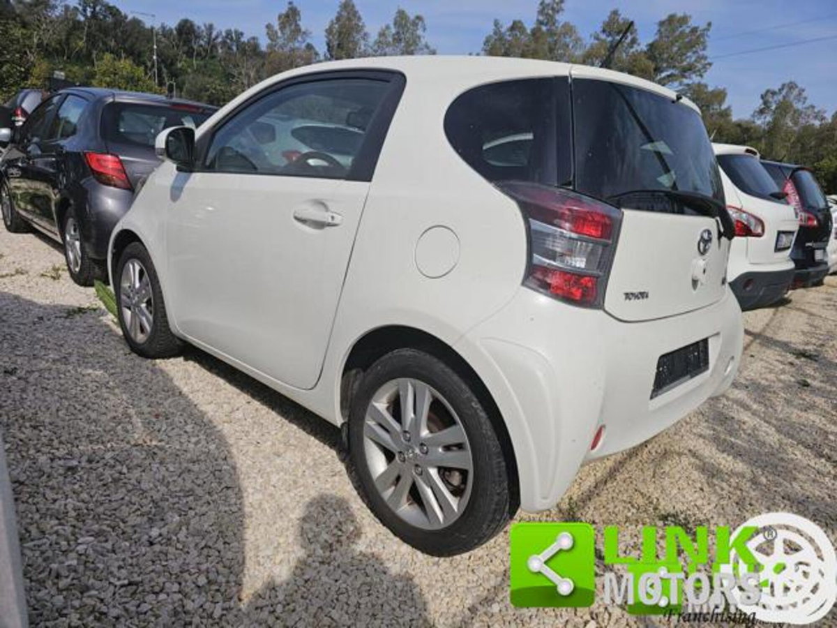 Toyota iQ 1.3 Executive (2)