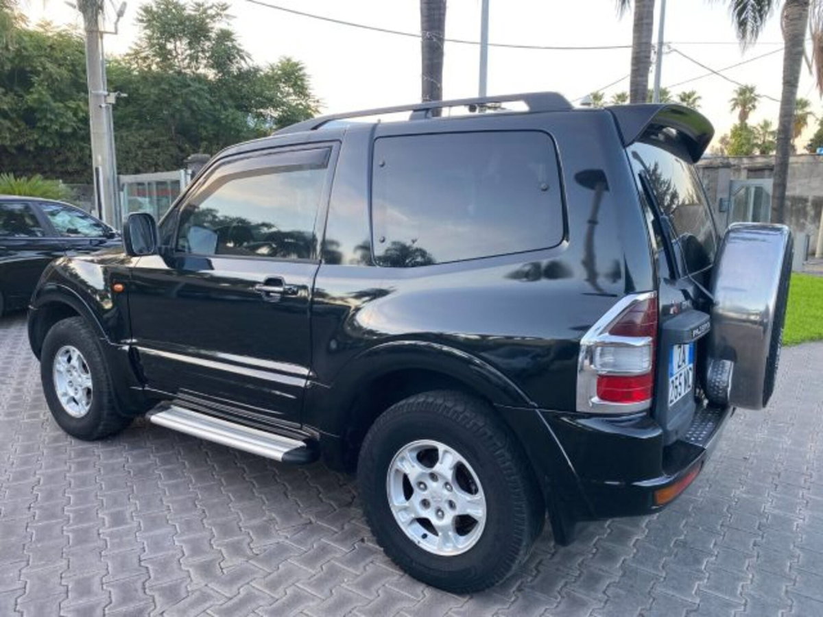 Mitsubishi Pajero 3.2 16V DI-D 3p. GLX (19)
