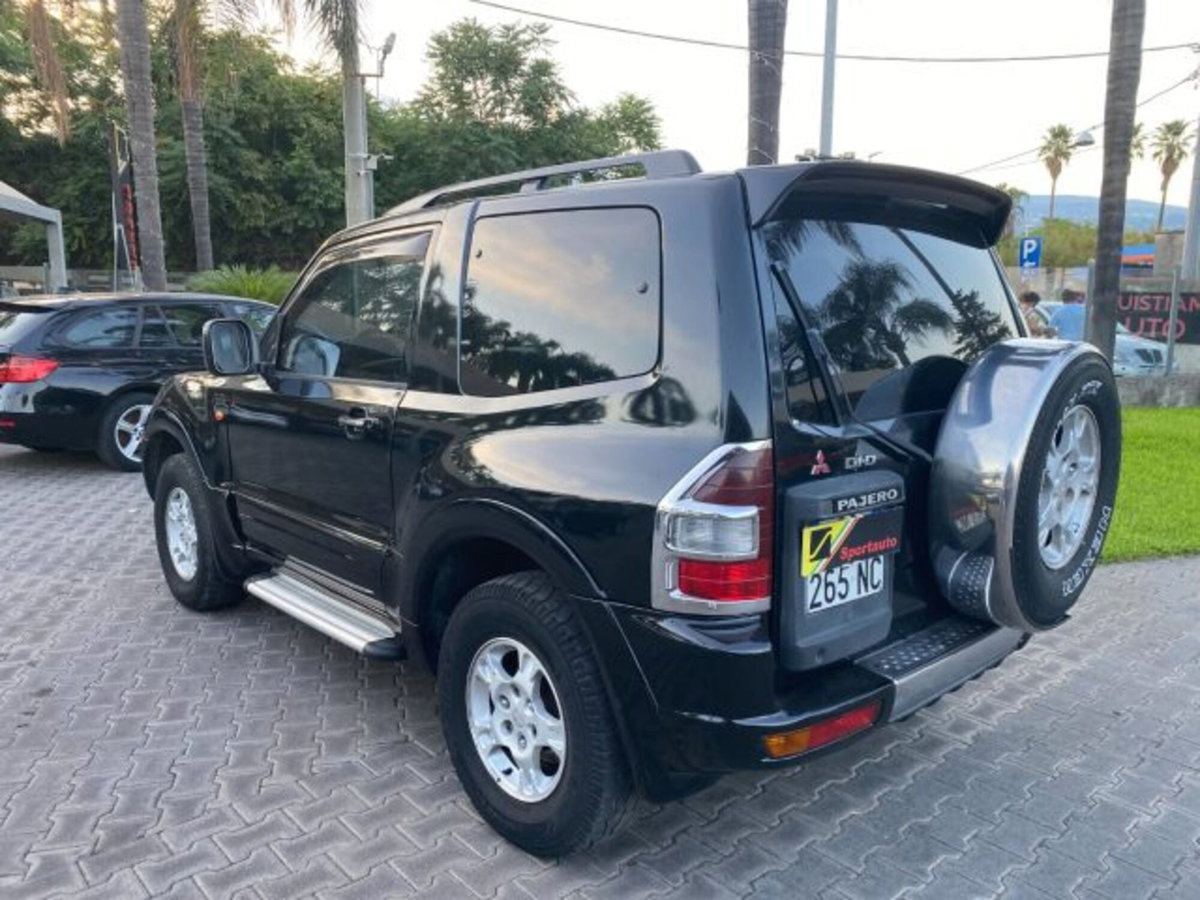 Mitsubishi Pajero 3.2 16V DI-D 3p. GLX (3)
