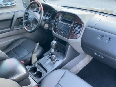 Mitsubishi Pajero 3.2 16V DI-D 3p. GLX (9)