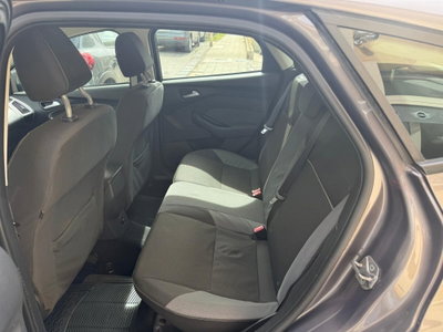 Ford Focus 1.6 TDCi 115 CV (10)
