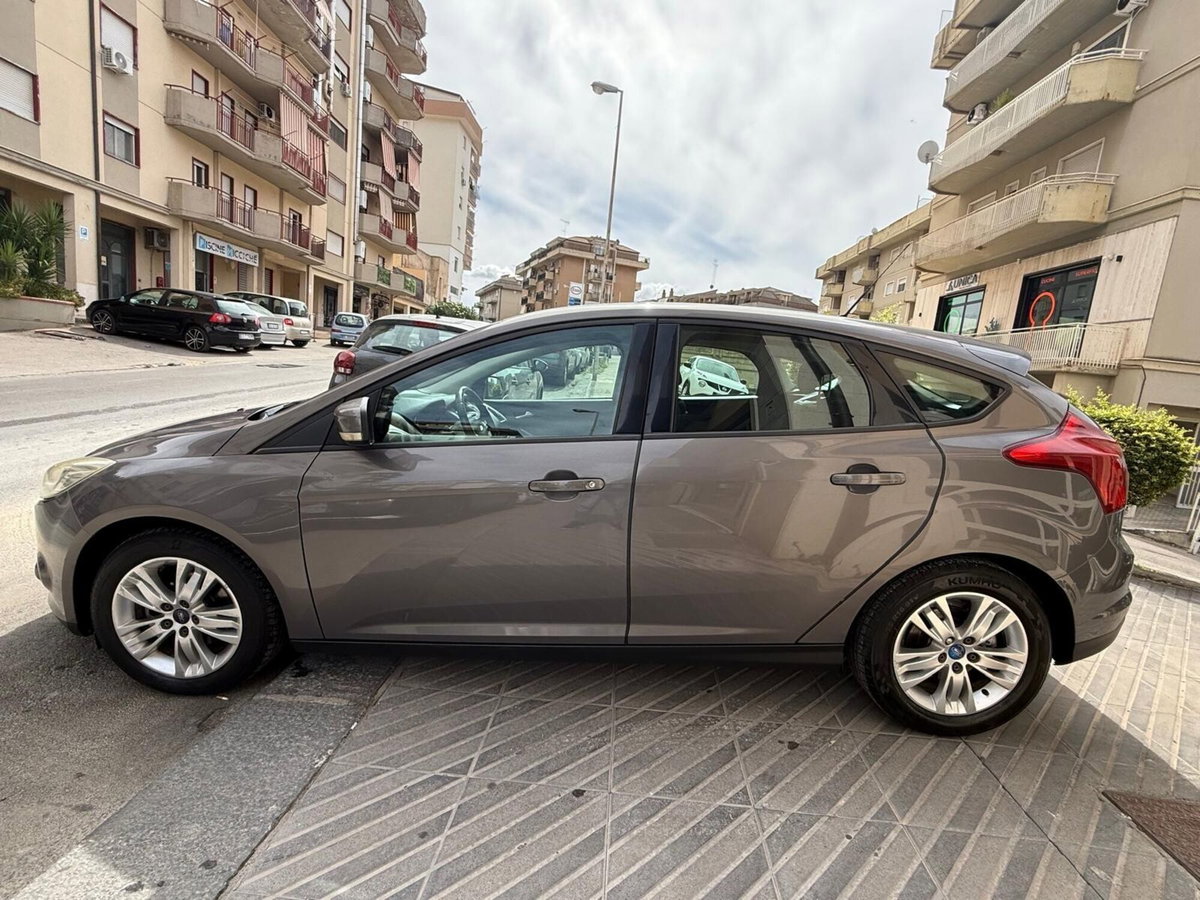 Ford Focus 1.6 TDCi 115 CV (15)