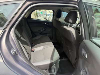 Ford Focus 1.6 TDCi 115 CV (9)