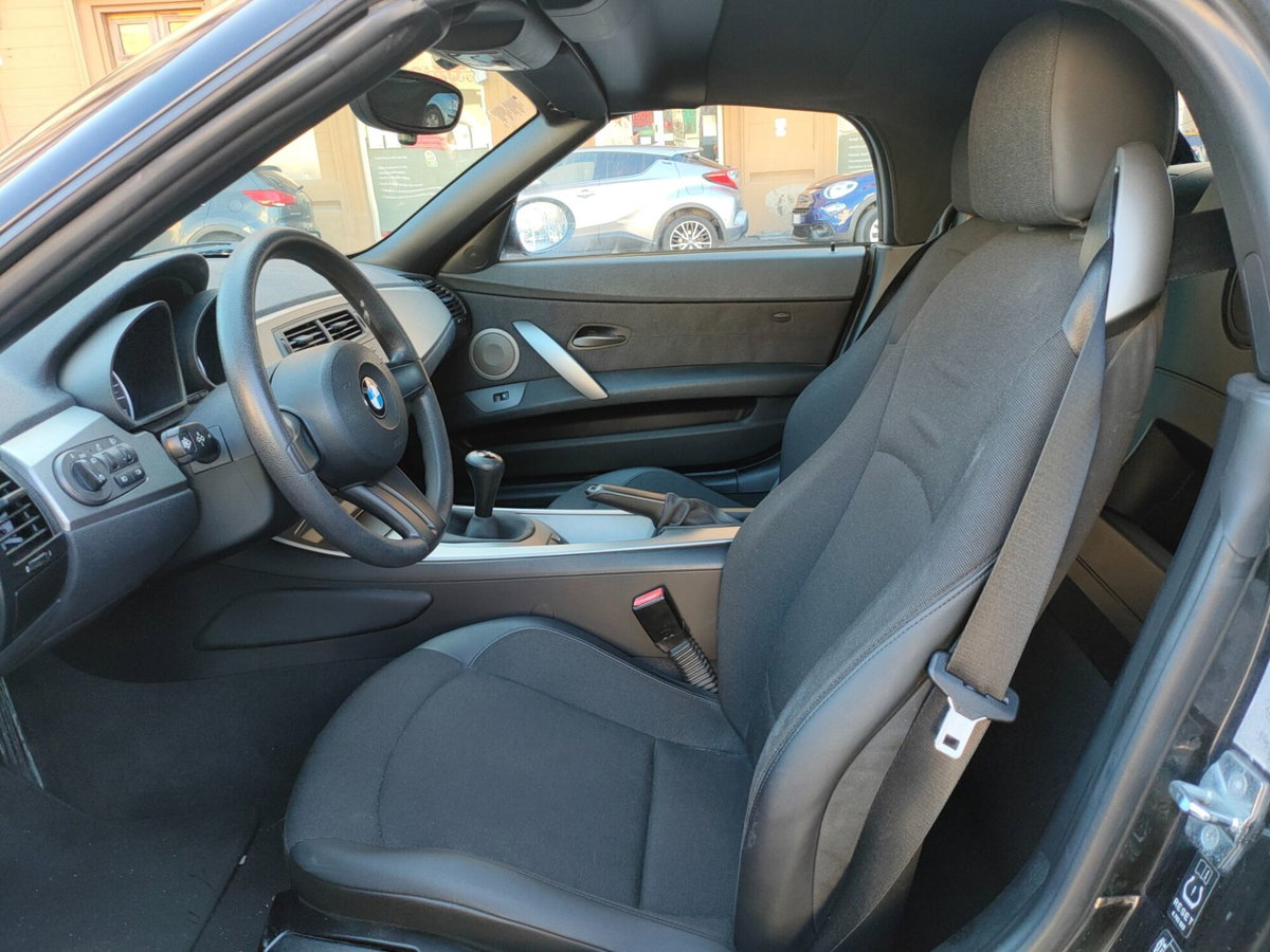BMW Z4 Cabrio Z4 2.2i cat Roadster (17)