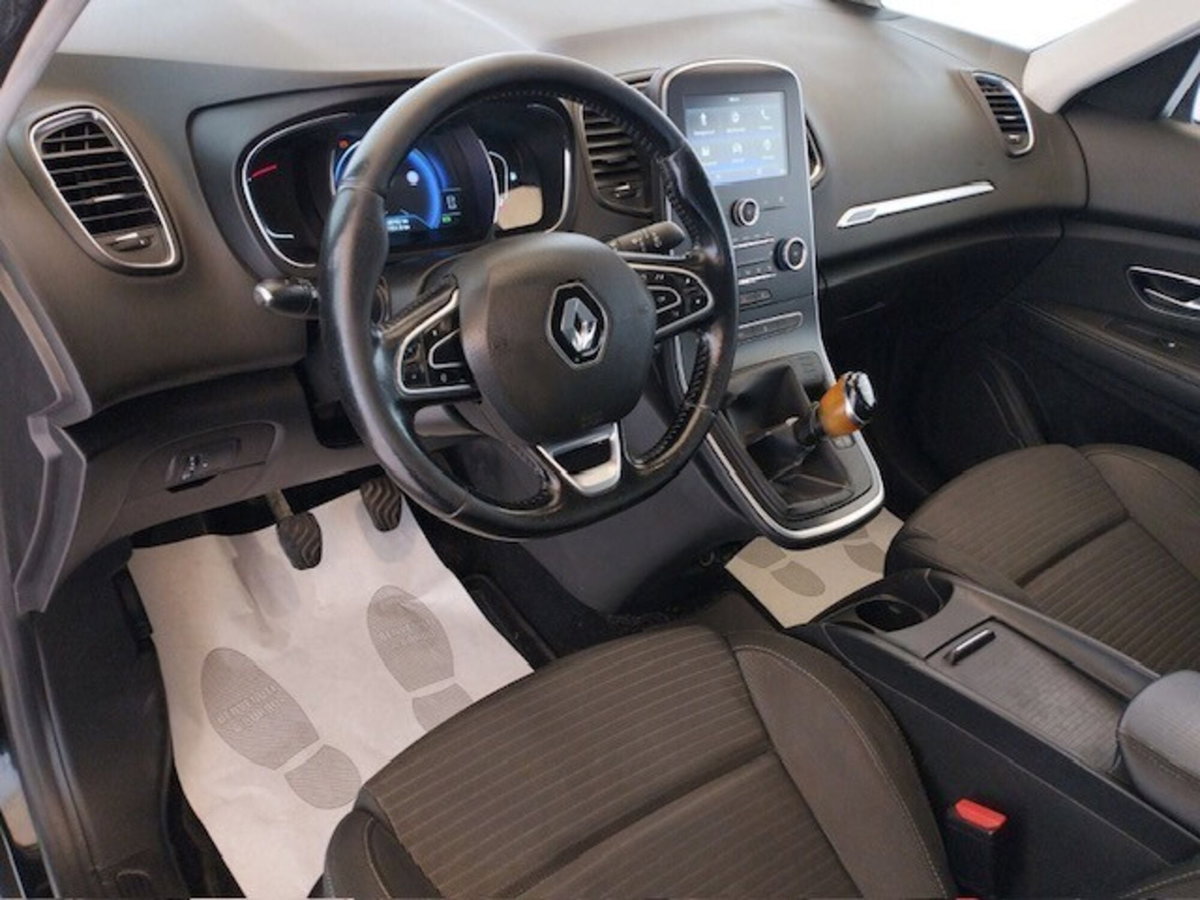 Renault Grand Scénic 1.5 dci energy Life 110cv (9)