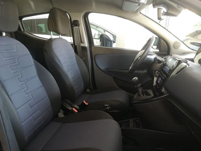 Lancia Ypsilon 1.0 FireFly 5 porte S&S Hybrid Ecochic A. Ferretti (14)