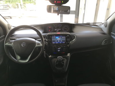 Lancia Ypsilon 1.0 FireFly 5 porte S&S Hybrid Ecochic A. Ferretti (16)