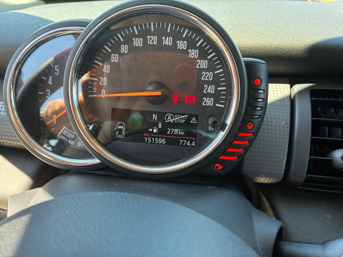 MINI Mini 1.5 Cooper D (15)