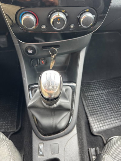 Renault Clio 1.2 75CV 5 porte Life (11)
