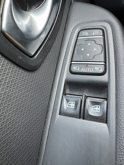Renault Clio 1.2 75CV 5 porte Life (12)