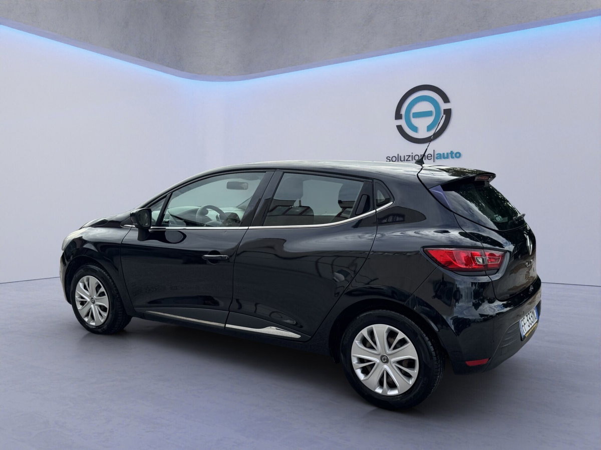 Renault Clio 1.2 75CV 5 porte Life (4)