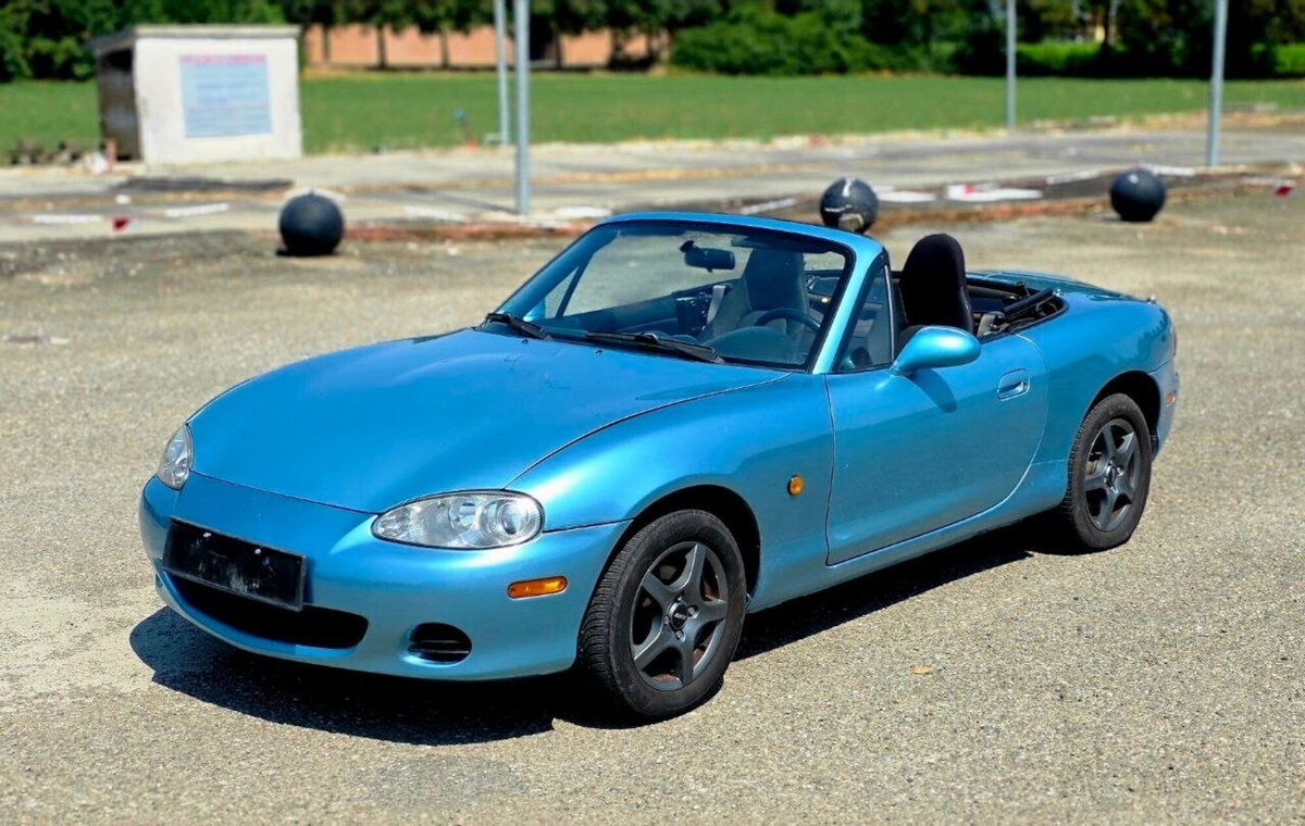 Mazda MX-5 1.6i 16V cat Phoenix (3)