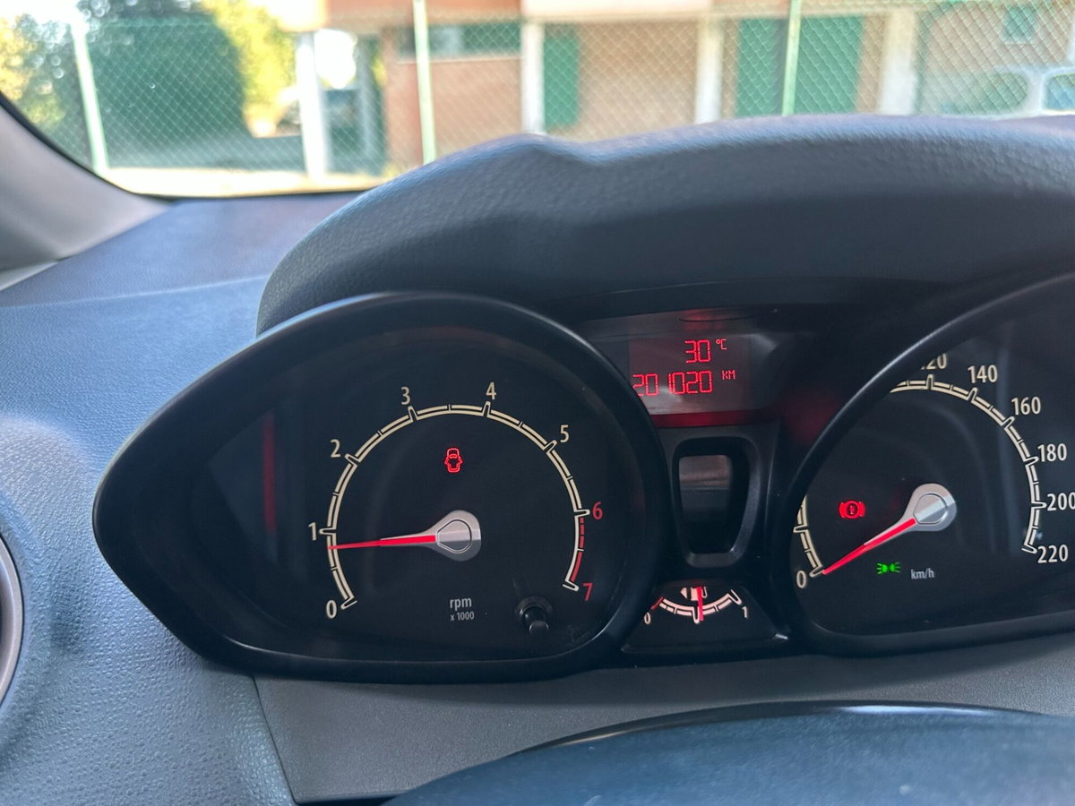 Ford Fiesta 1.4 5 porte Bz.- GPL Titanium (17)