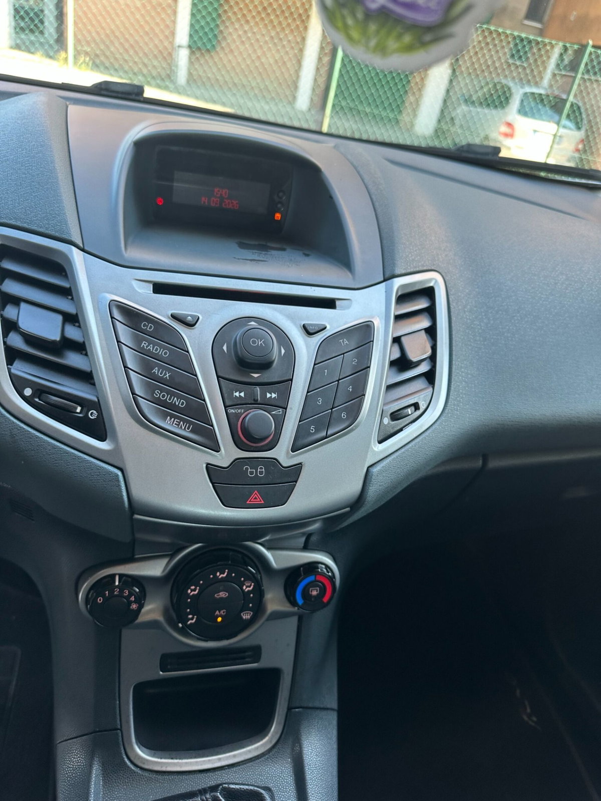 Ford Fiesta 1.4 5 porte Bz.- GPL Titanium (18)