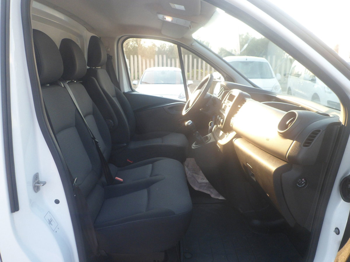 Renault Trafic Furgone T29 2.0 dCi 120CV PL-TN-DC Furgone Ice Plus (13)
