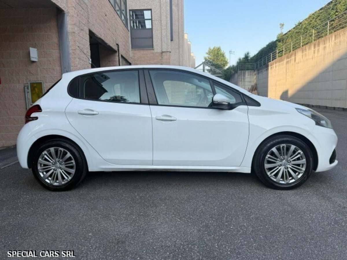Peugeot 208 82 5 porte Active (4)