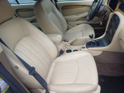 Jaguar X-Type 2.0D cat Executive EU3 (15)