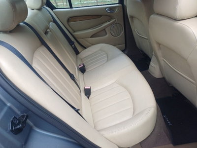 Jaguar X-Type 2.0D cat Executive EU3 (16)