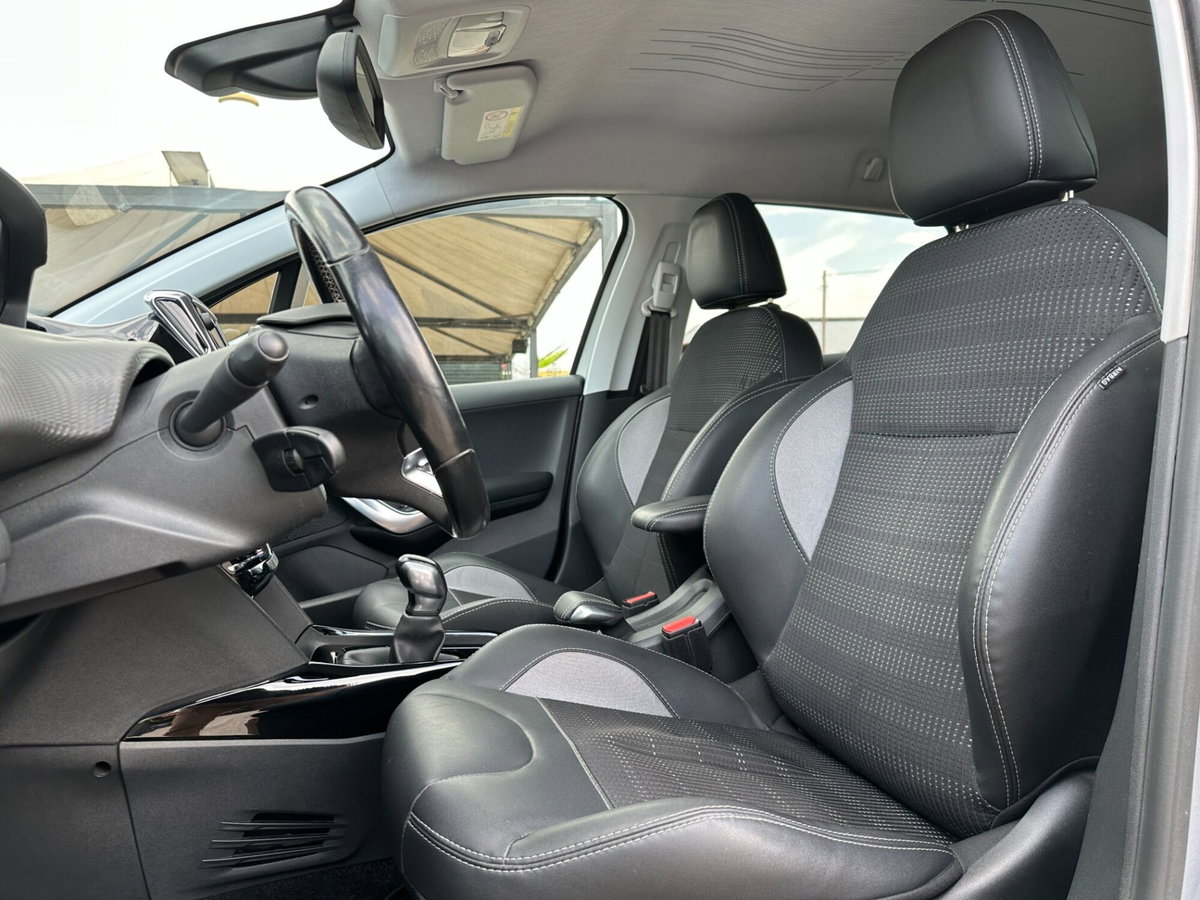 Peugeot 2008 100 Allure (12)