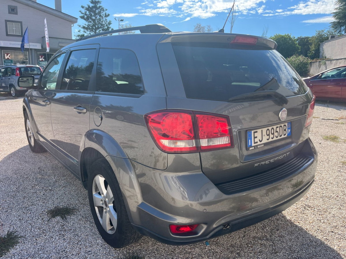 Fiat Freemont 2.0 Multijet 140 CV Urban (5)