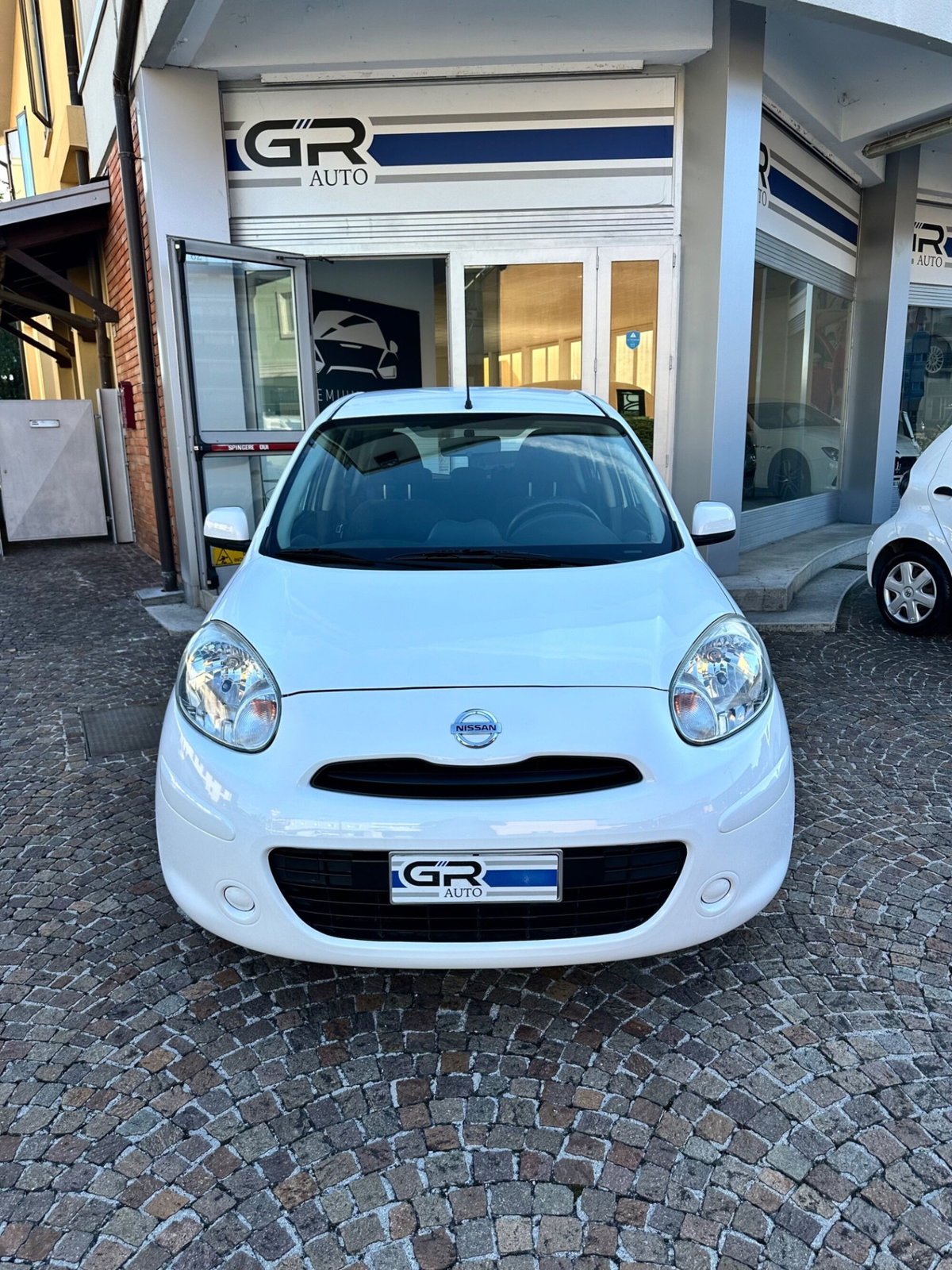 Nissan Micra 1.2 12V 5 porte Tekna (2)