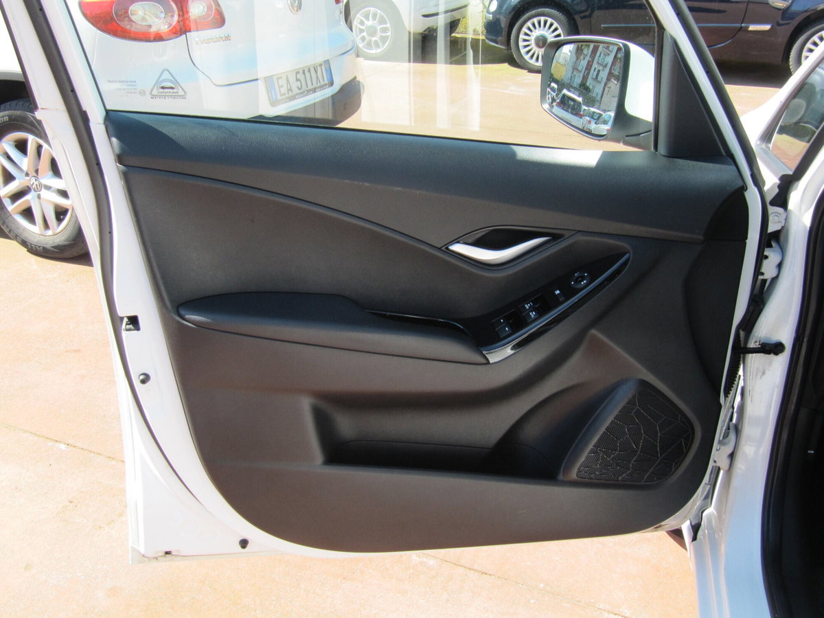 Hyundai ix20 1.4 CRDI 90 CV APP MODE (12)