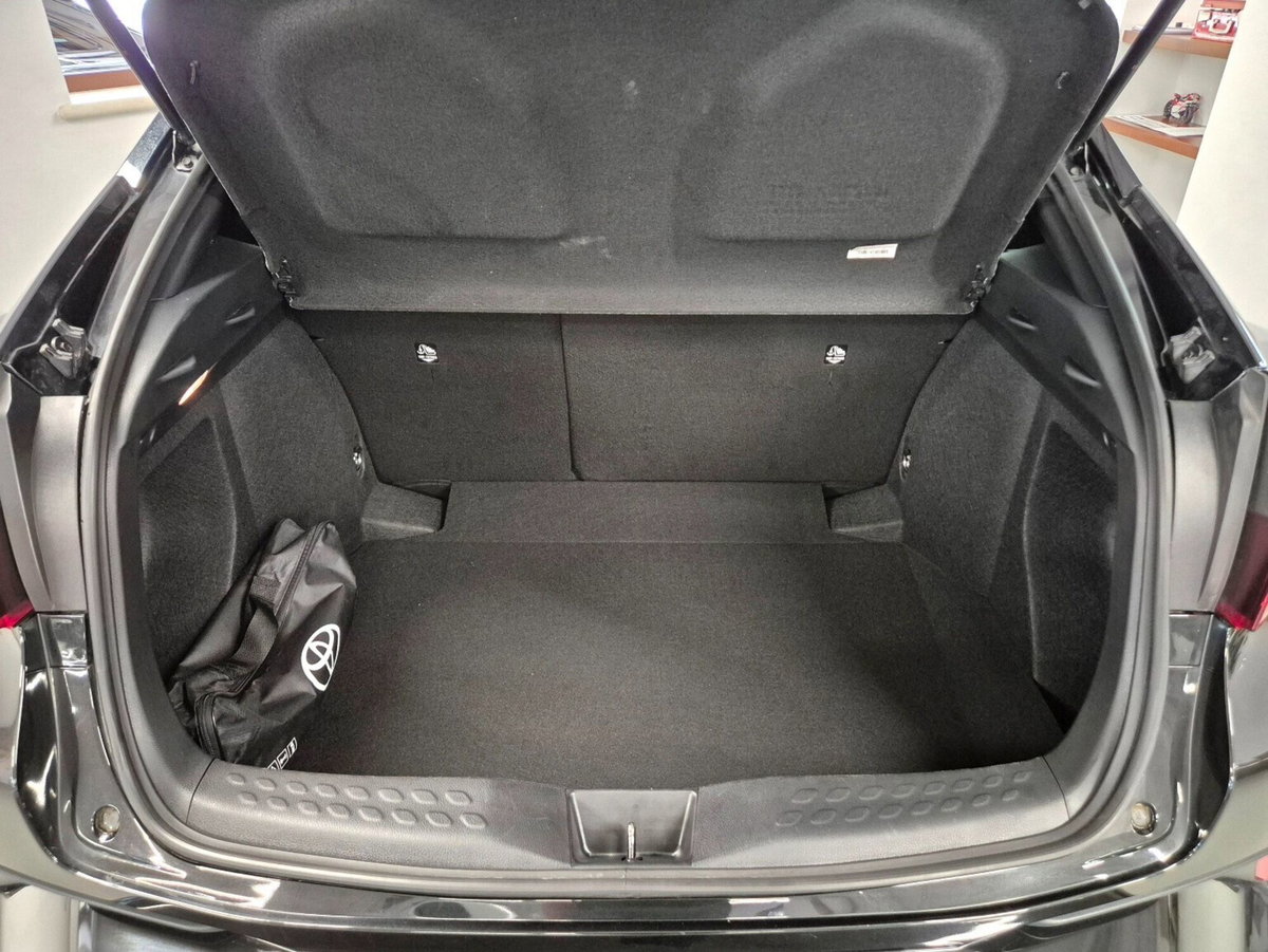 Toyota Toyota C-HR 1.8 Hybrid E-CVT Trend (13)