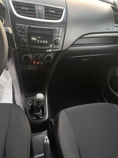 Suzuki Swift 1.3 DDiS 5 porte B-Top (16)